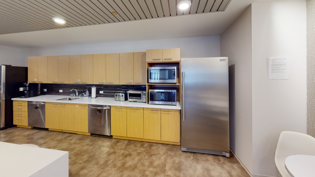 135 S. LaSalle kitchen