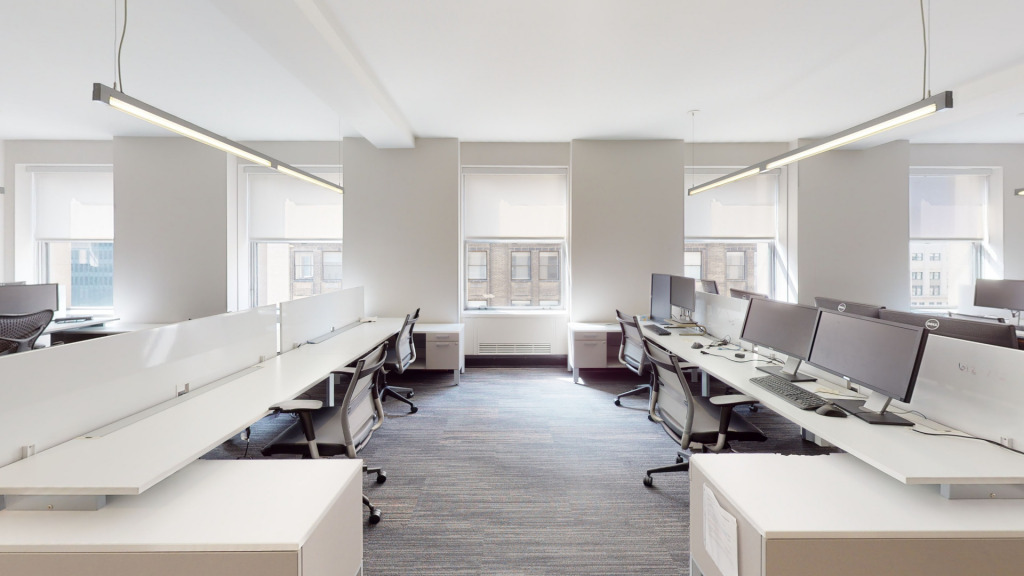 135 S. LaSalle cubicles