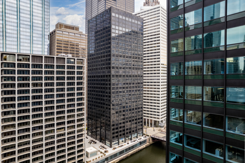 150 S. Wacker Drive building photo