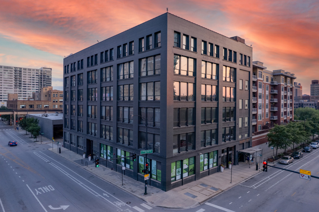 224 N. Des Plaines building photo