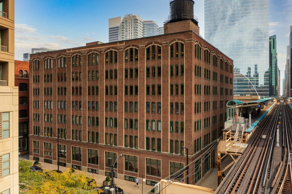 566 West Lake Street building photo