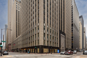 135 S. LaSalle building photo