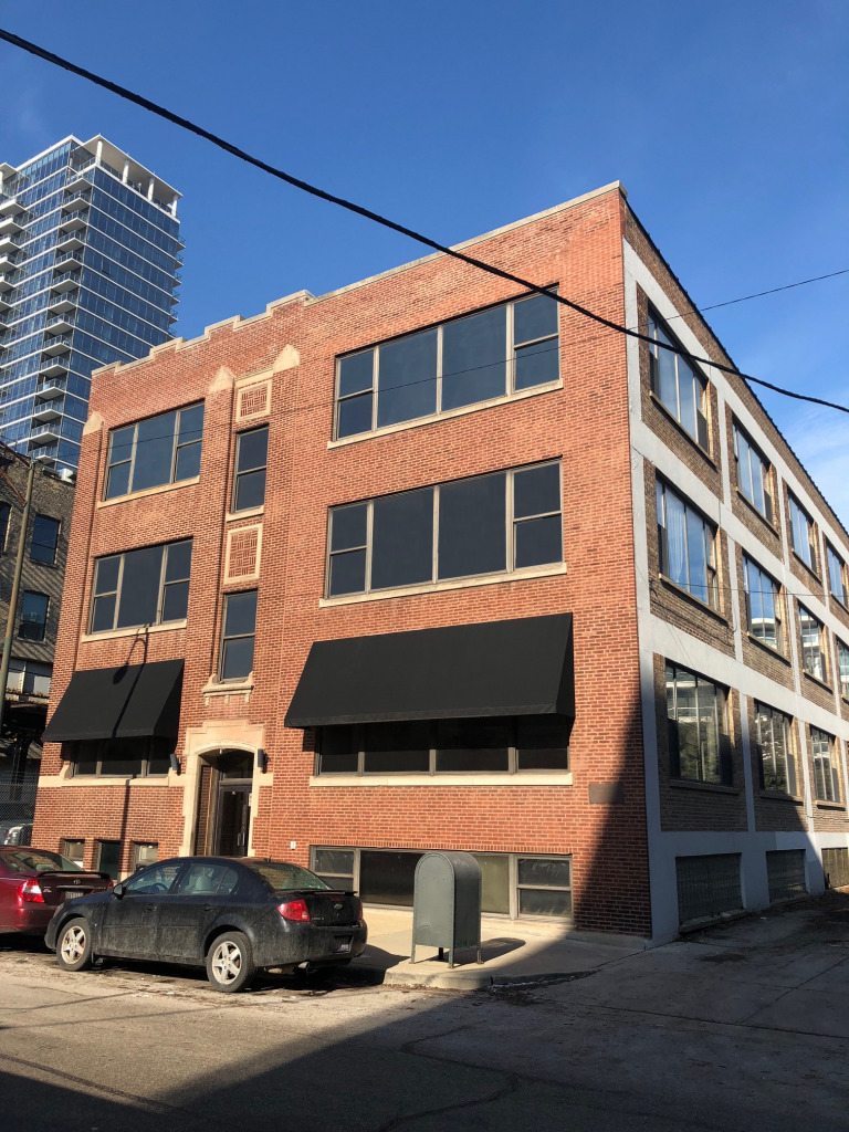 314 W. Institute Place building photo
