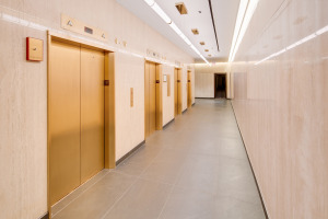 205 W. Randolph Street lobby