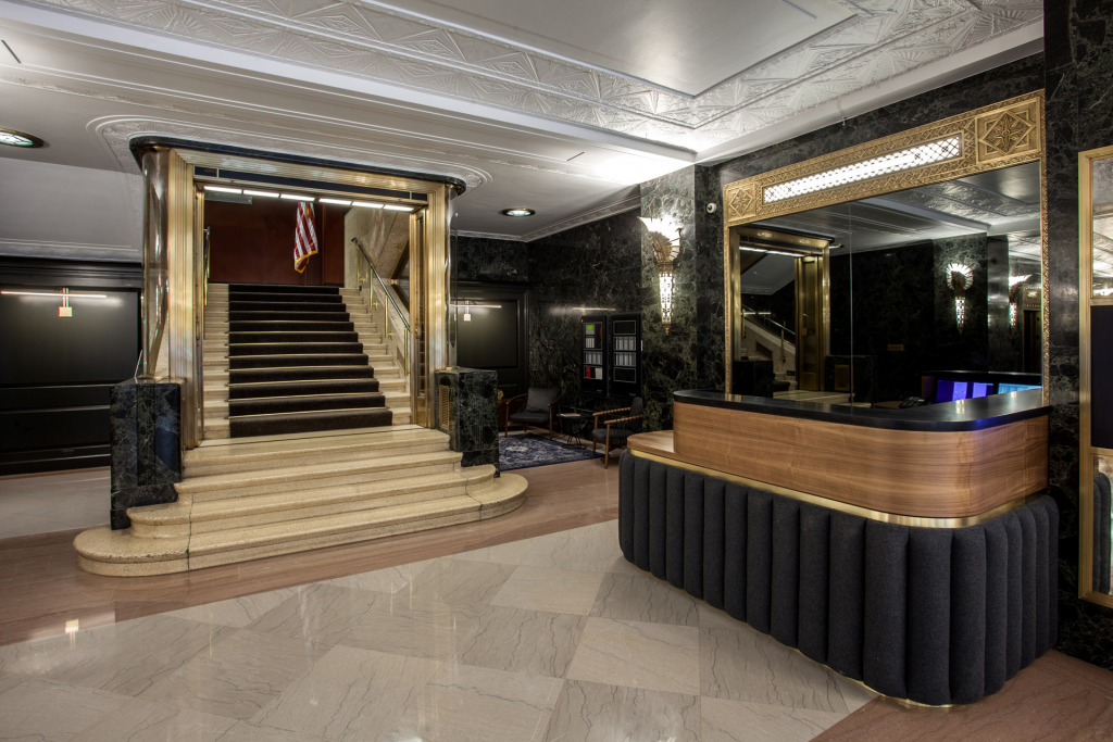 One LaSalle lobby