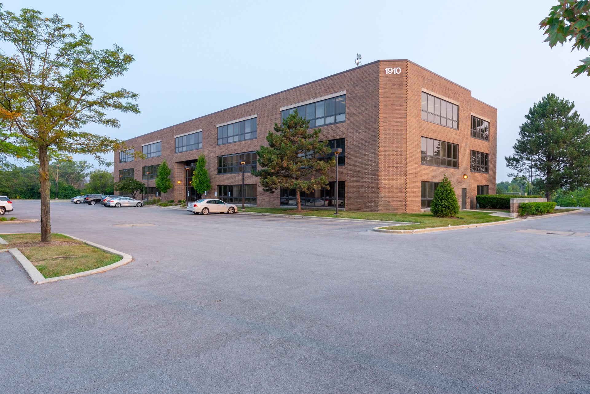 Highland Plaza | 1910 South Highland Avenue
